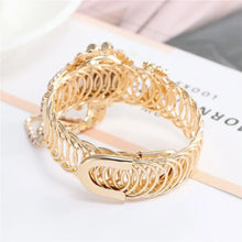 Load image into Gallery viewer, New Fashion Women Watches Diamond-Embedded Elegant Quartz Watch Stylish Opening Luxury Creative Alloy Bracelet Watch